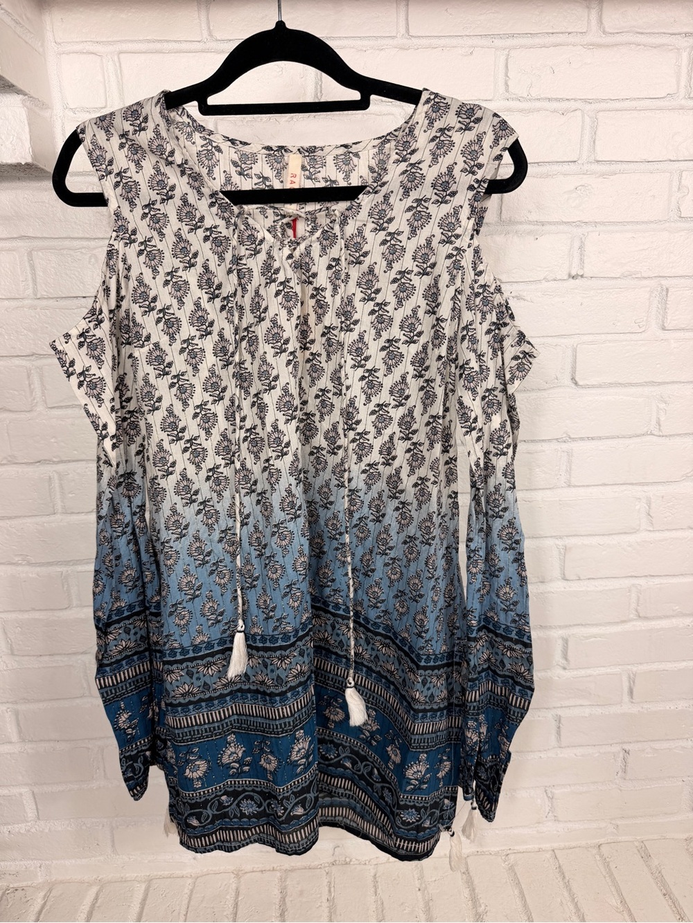 Raga NWT Boho Cold Shoulder Tunic‎ Top Blue Ombre Floral Tassel Size S